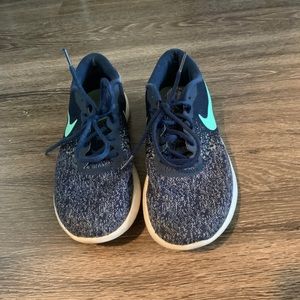 Women’s Nike flex contact shoes